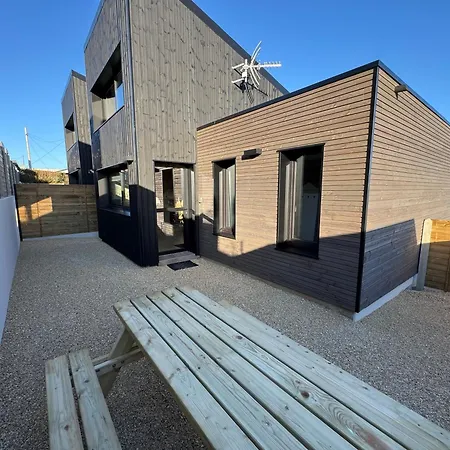 Des Pontons - Cap Est Lodge Saint-Côme-de-Fresné